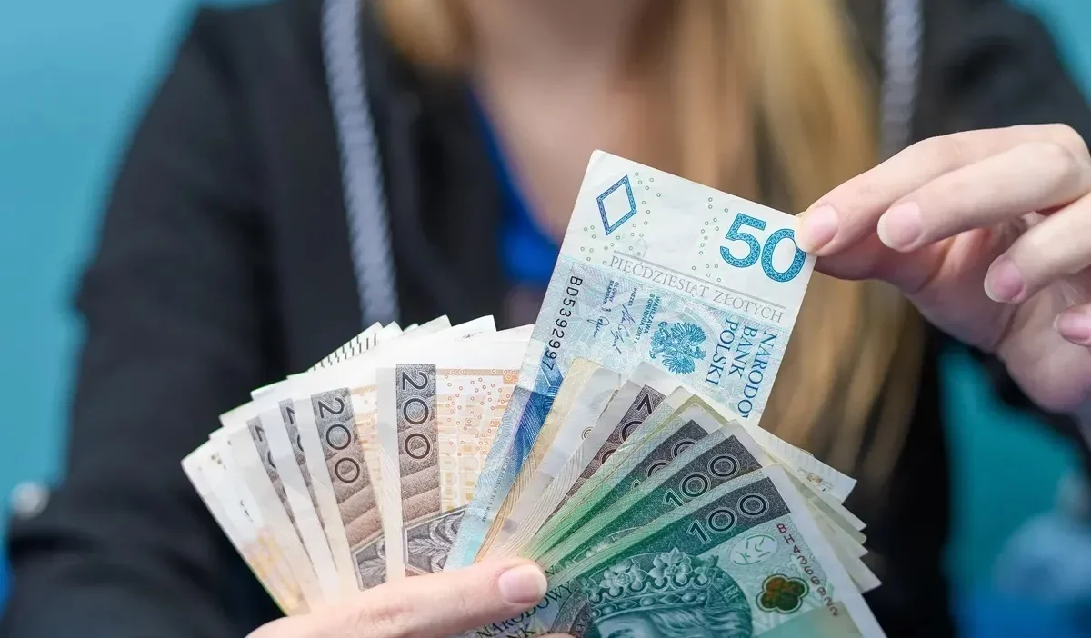 Polonya da ucretler yukseliyor i stihdamda dusus devam ediyor 64081