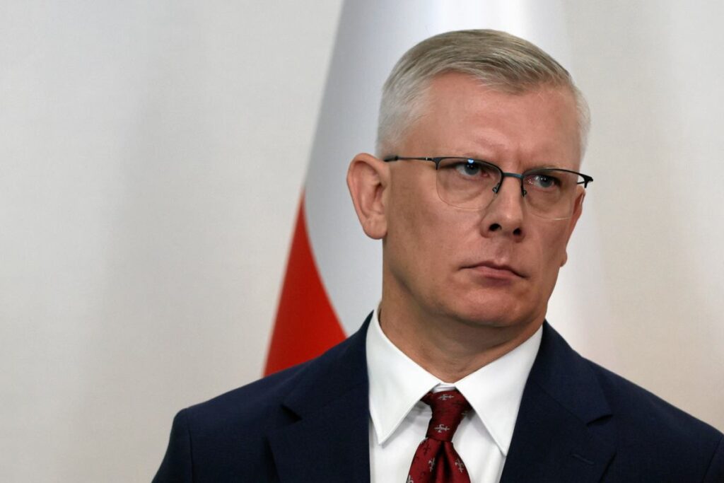 polonya da ulusal guvenlik konseyi toplantisina yetkisiz katilim sorusturmasi baslatildi 62957