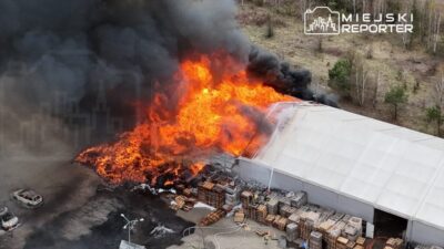 Polonya da yakit deposu yangini alevler yakinlardaki i sletmelere sicradi 59772