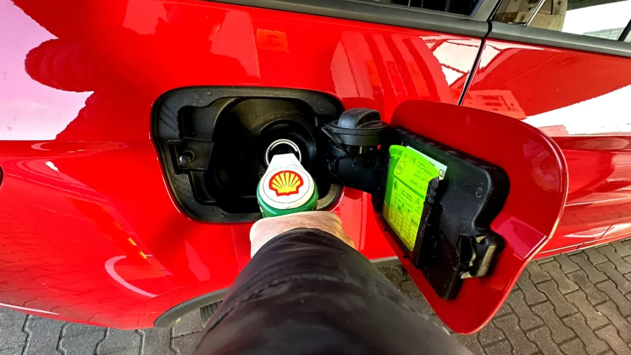 Polonya da yaklasan paskalya doneminde akaryakit fiyatlarina yukselis 58419