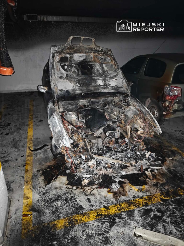 polonya da yer alti otoparkinda bmw yangini 60437