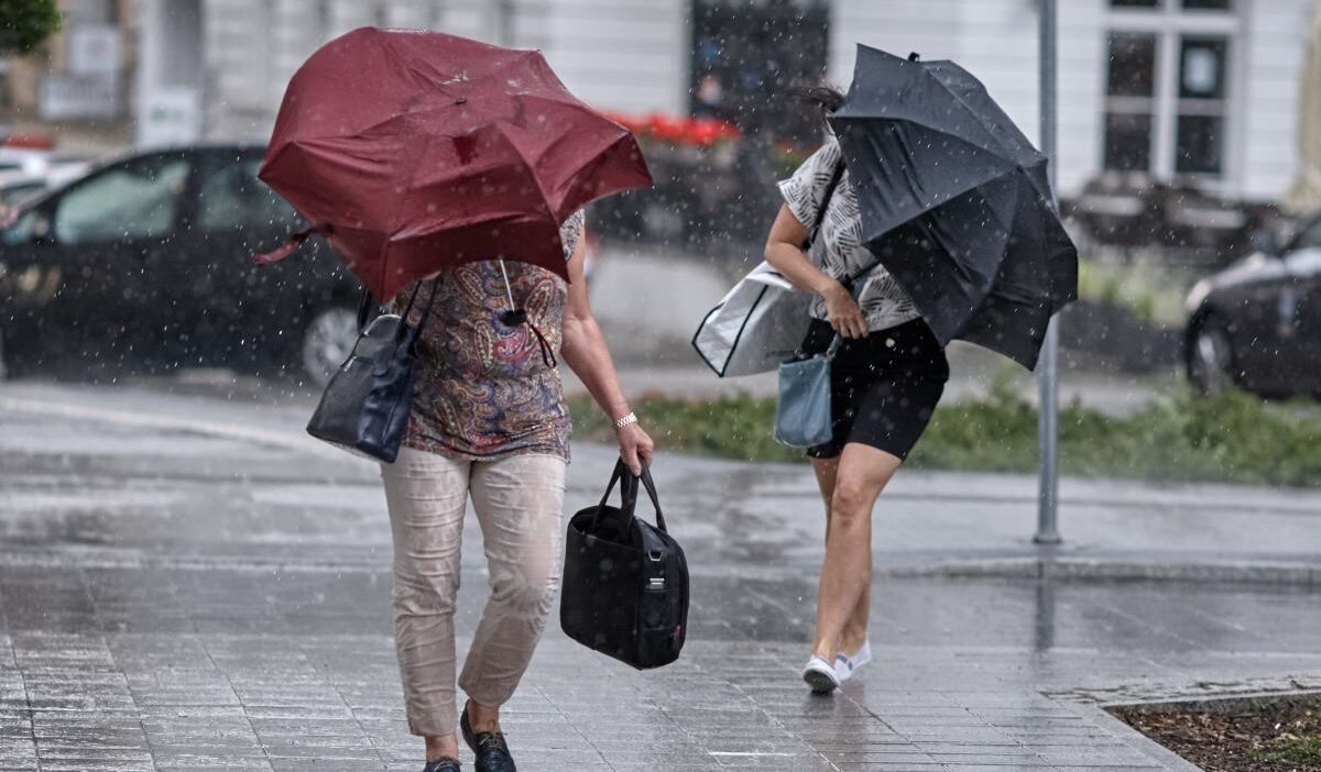 Polonya da yogun yagis uyarisi bati bolgelerinde alarm durumu 63298