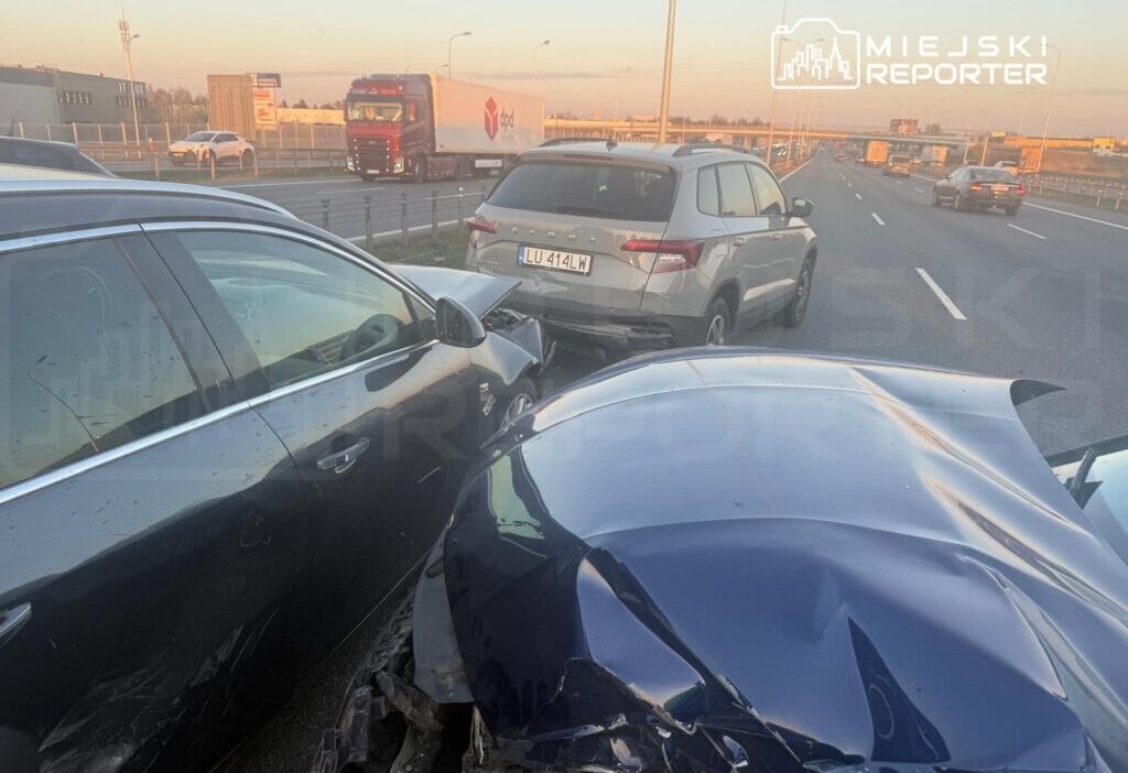 Polonya'da zincirleme kaza: altı araç karıştı, trafik uzun süre durdu 1 Polonya da zincirleme kaza alti arac karisti trafik uzun sure durdu 57844