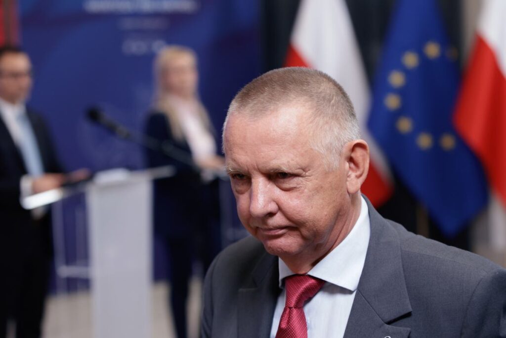 polonya denetim kurumu nun 2019 2025 donemi faaliyetleri ve tartismali seyahatler 64023