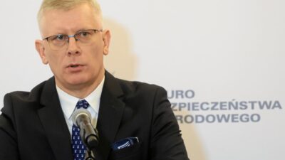 Polonya guvenlik burosu baskani cenckiewicz basbakan a acilan davalarda tazminat talebinde bulundu 62682