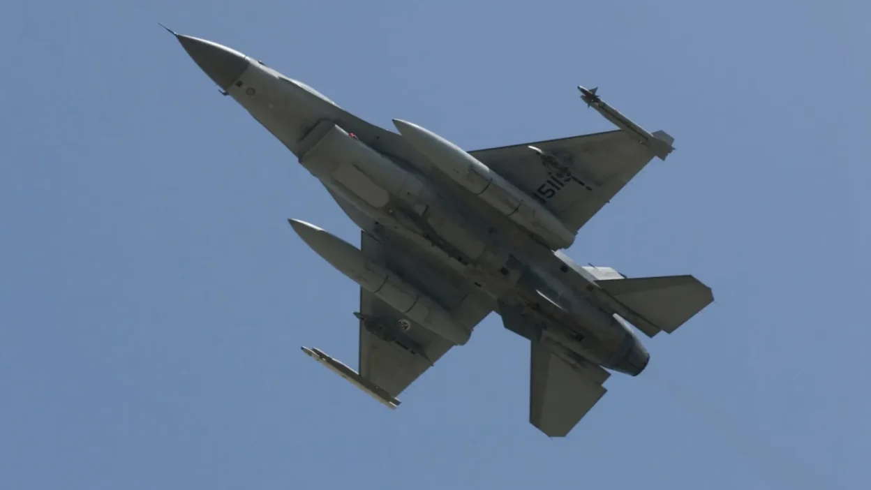 Polonya hava kuvvetleri baltik denizi nde rus su 30 ucaklarini engelledi 66086