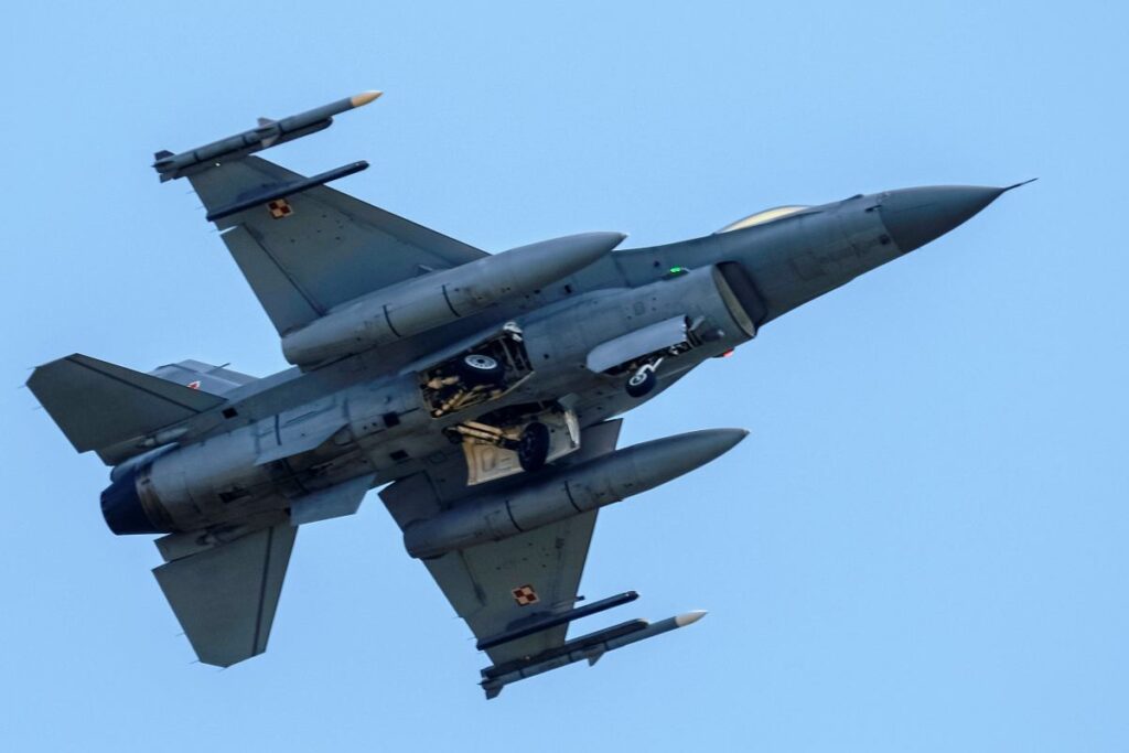 polonya hava sahasinda rus su 30 lari nato dan aninda tepki aciklamasi 66101