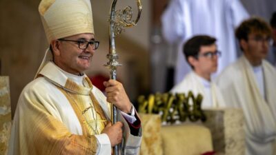 Polonya katolik kilisesi nde ruhban ve rahibe sayisinda dusus egilimi 65695