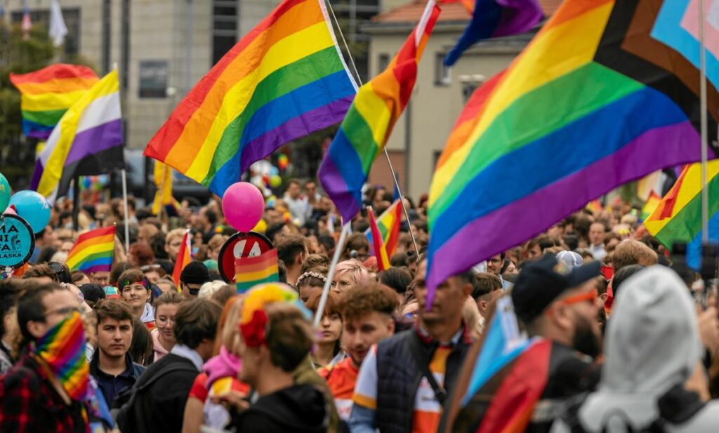 polonya mahkemesi escinsel ciftin evliligini tanima karari aldi 62529