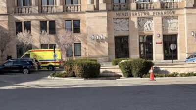 Polonya maliye bakanligi nda gorevli guvenlik gorevlisi i ntihar etti 59358