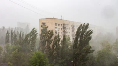 Polonya nin batisinda siddetli yagislara karsi alarm mswia acil toplanti duzenliyor 63286