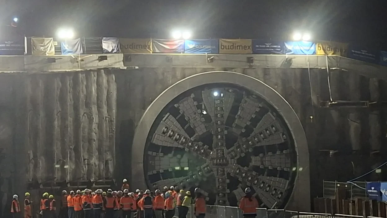 Polonya nin en uzun demiryolu tuneli delindi 17 milyar zlotluk proje hizlaniyor 62189