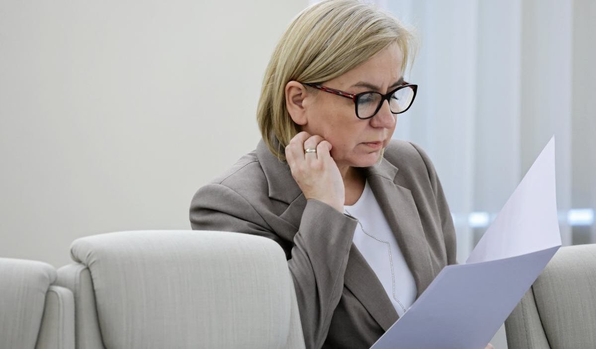 Polonya parlamentosu nda bakanlara guvensizlik oylamasi ve diger gundem maddeleri 66916