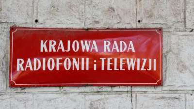 Polonya radyo ve televizyon konseyi nden republika tv ye kredi borcu cezasi 65291