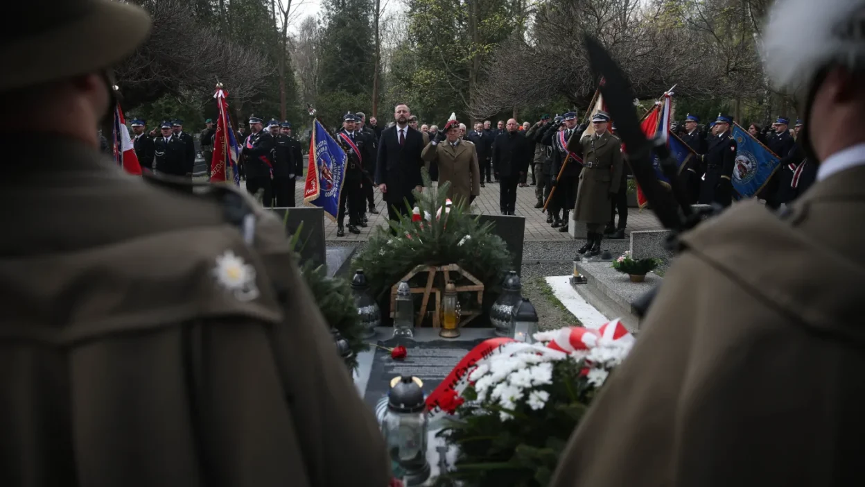Polonya, smolensk uçak kazası’nın 16. Yıl dönümünü anma törenleriyle andı 1 Polonya smolensk ucak kazasi nin 16 yil donumunu anma torenleriyle andi 60343