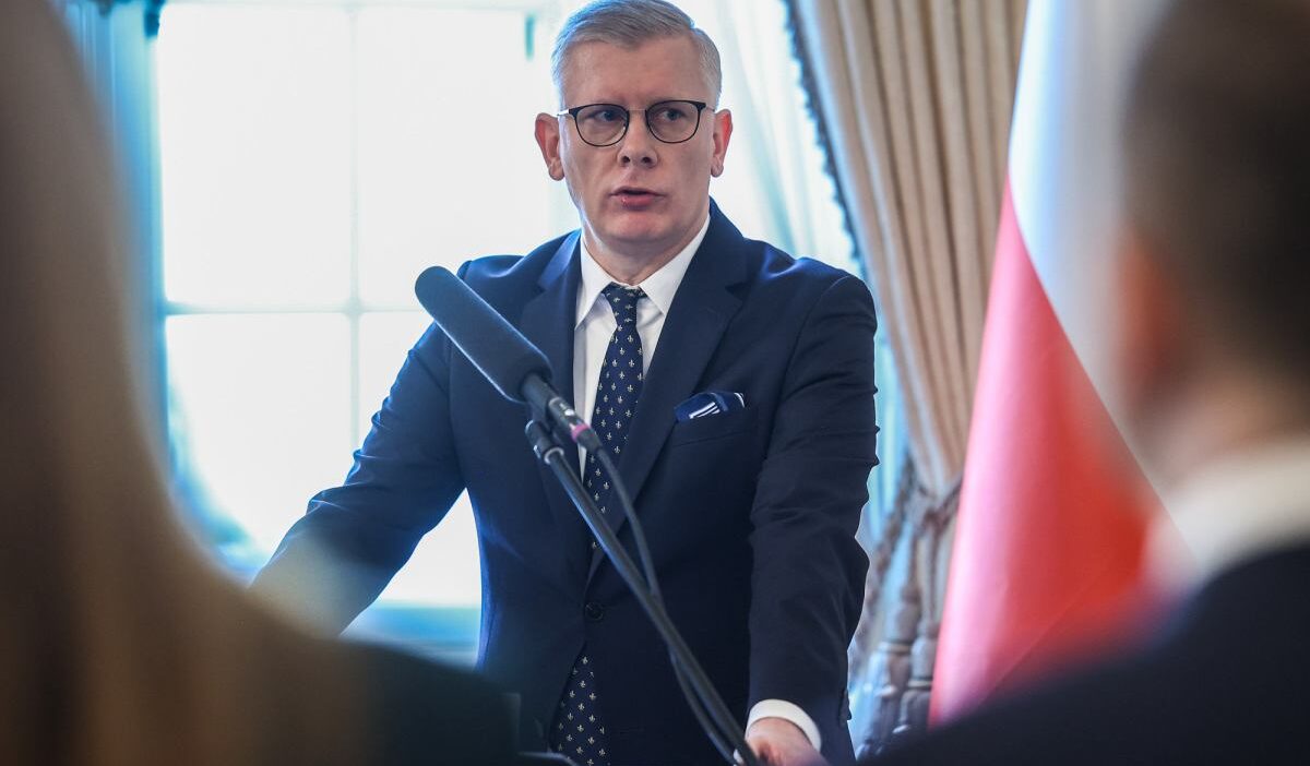 Polonya ulusal guvenlik burosu baskani cenckiewicz gorevinden i stifa etti 65617