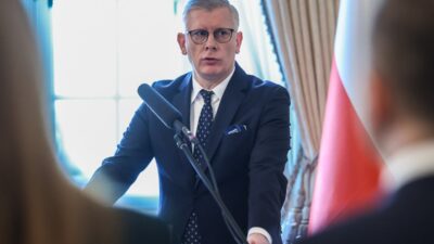 Polonya ulusal guvenlik burosu baskani cenckiewicz gorevinden i stifa etti 65617