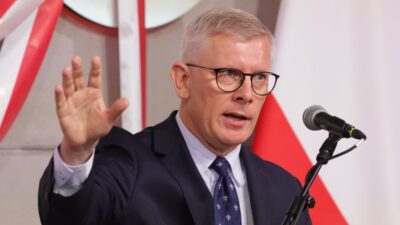 Polonya ulusal guvenlik burosu baskani cenckiewicz i stifa etti 66136