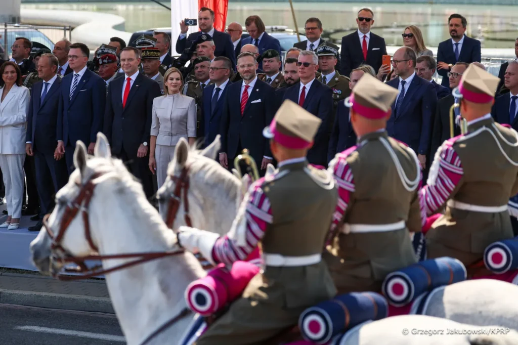 polonya ulusal guvenlik burosu baskani cenckiewicz i stifa etti 66282