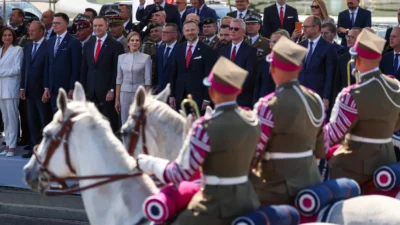 Polonya ulusal guvenlik burosu baskani cenckiewicz i stifa etti 66282