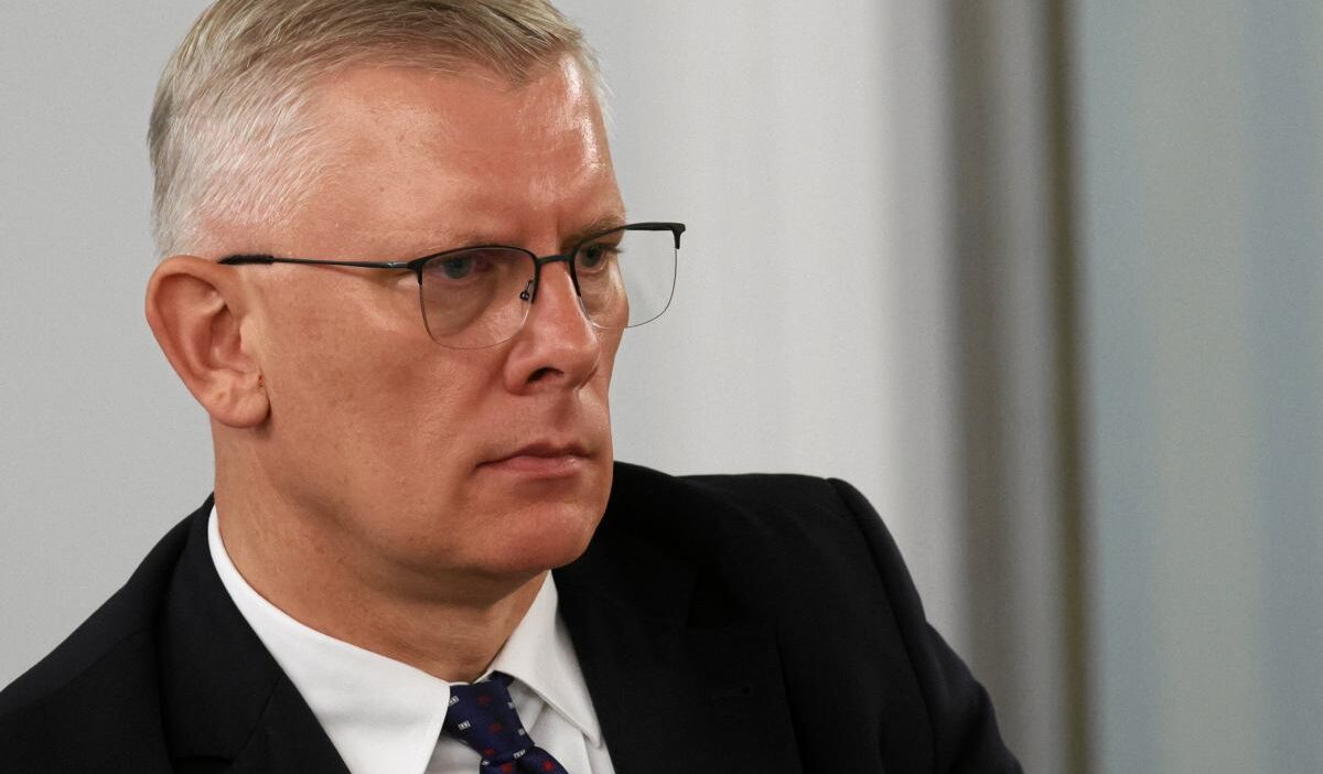 Polonya yuksek i dari mahkemesi cenckiewicz guvenlik yetkilerini i ptal kararini onadi 62115