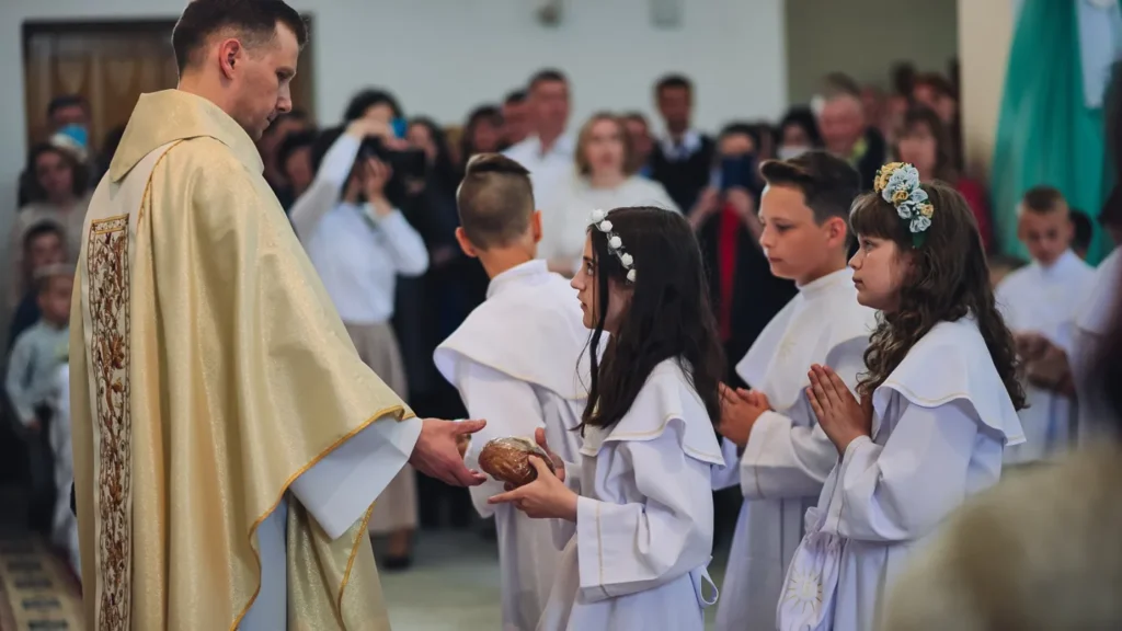 polonyali aileler komunyon torenleri i cin harcamalari sinirlandiriyor 66170