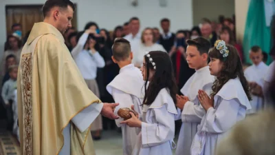 Polonyali aileler komunyon torenleri i cin harcamalari sinirlandiriyor 66170