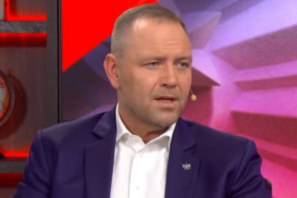 polonyali cumhurbaskani nawrocki nin aciklamalari ve nikotin kullanimi tartisma yaratti 63223