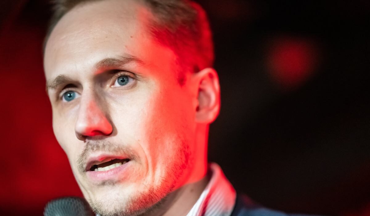 Polonyalı milletvekili berkowicz, ikea'da ödeme yapmadan ürün çıkarmış 1 Polonyali milletvekili berkowicz ikea da odeme yapmadan urun cikarmis 61749