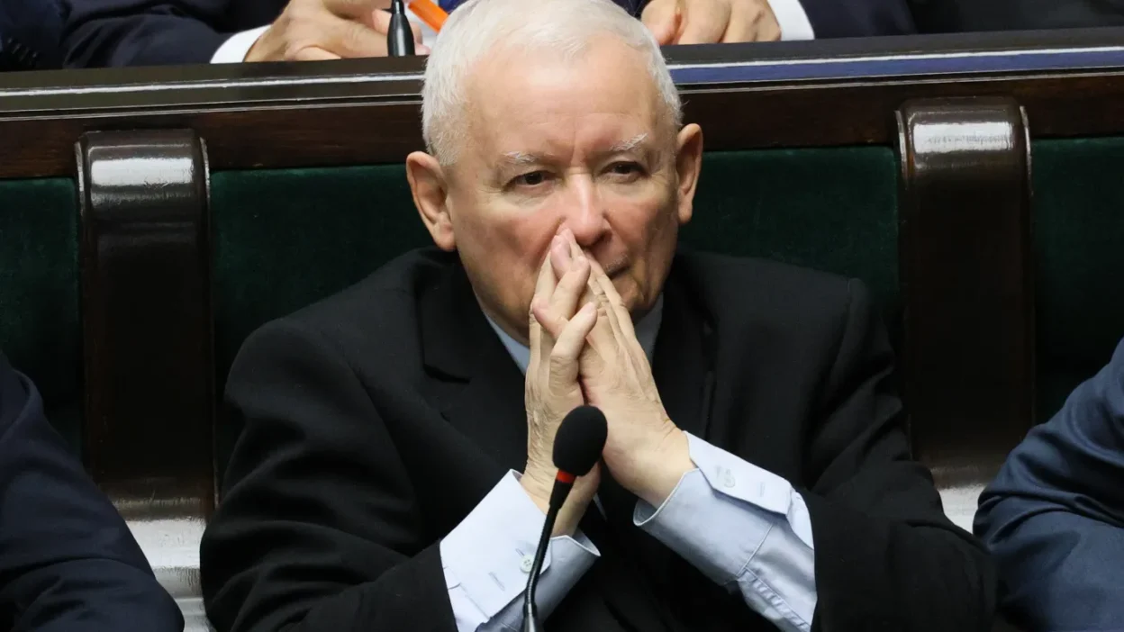 Polonyali milletvekili kaczy ski hakkinda etik komisyonuna basvuru yapti 61913