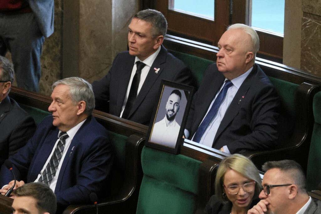 polonyali milletvekili litewka bisiklet kazasinda hayatini kaybetti 67055