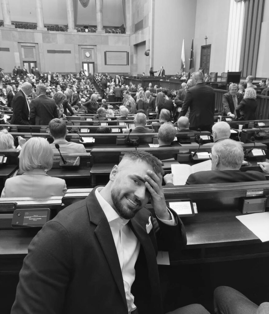 polonyali milletvekili ukasz litewka trafik kazasinda hayatini kaybetti 65794