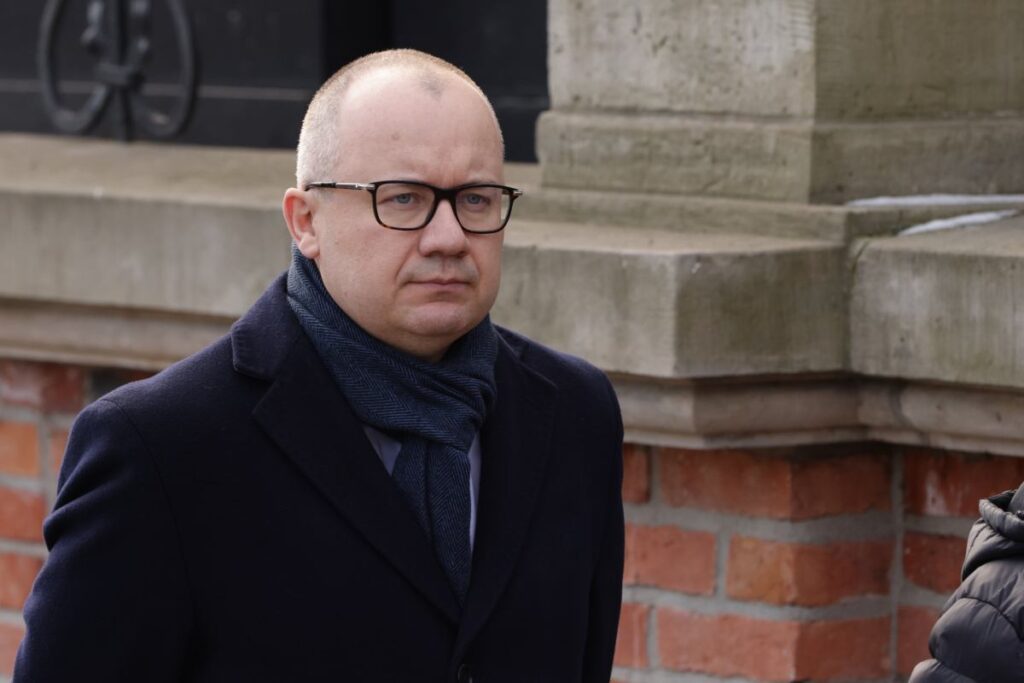 polonyali savci yardimcisi ostrowski 14 aylik gorevden uzaklastirma sonrasi gorevine donuyor 59480