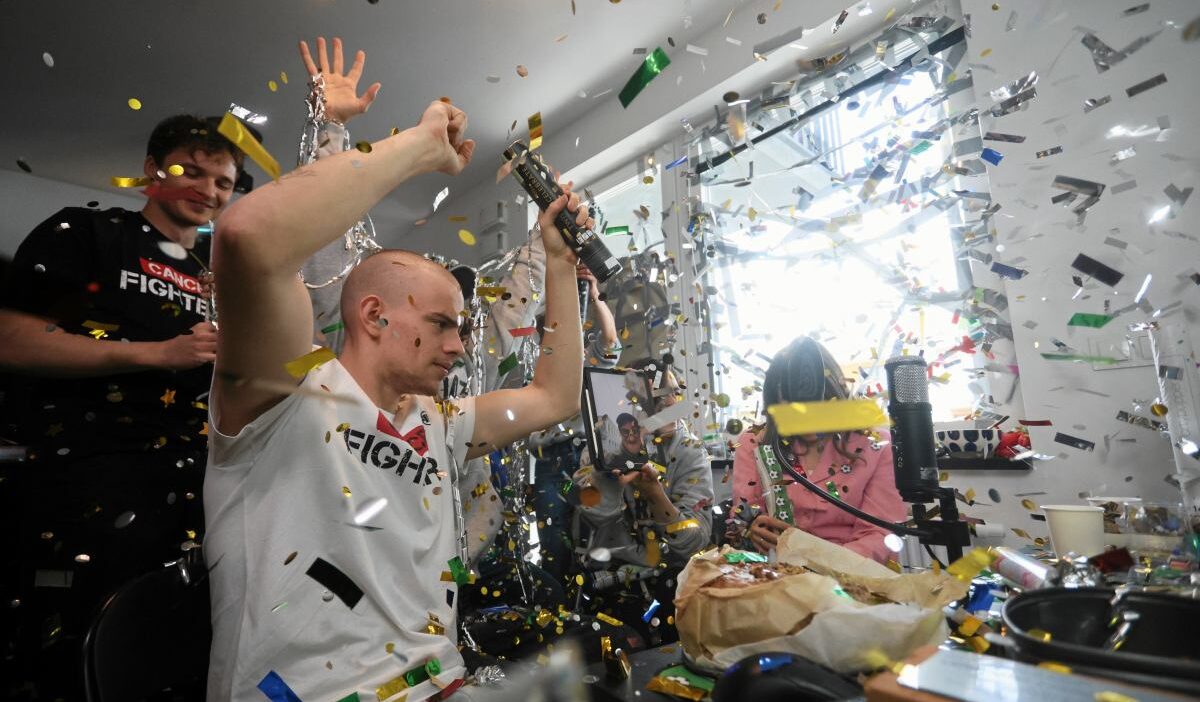 Polonyali yayinci atwoganga nin kampanyasiyla kanserle mucadeleye rekor destek 66591