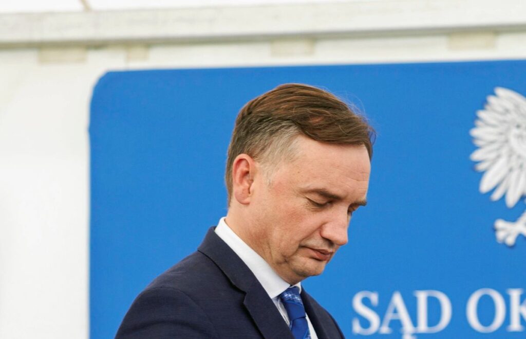 polonyali yetkililer ziobro ve romanowski nin macaristan daki durumunu sorguluyor 65735