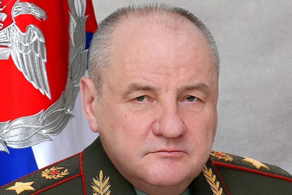 rusya da eski savunma bakan yardimcisi yargilaniyor 60563