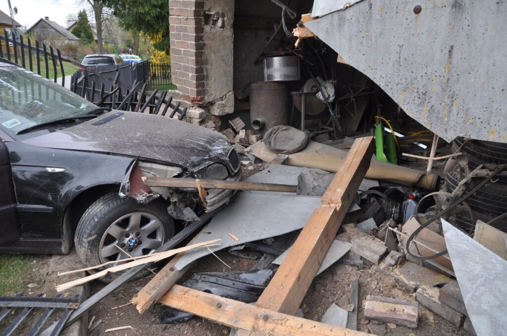 sarhos surucu kontrolden cikti kacti ve yakalandi 65357