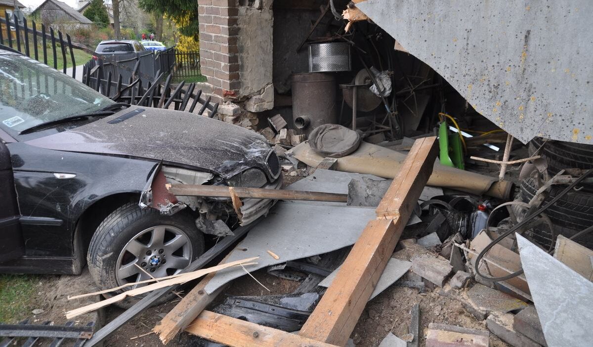 Sarhos surucu kontrolden cikti kacti ve yakalandi 65357