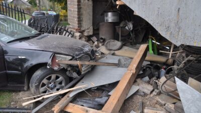 Sarhos surucu kontrolden cikti kacti ve yakalandi 65357