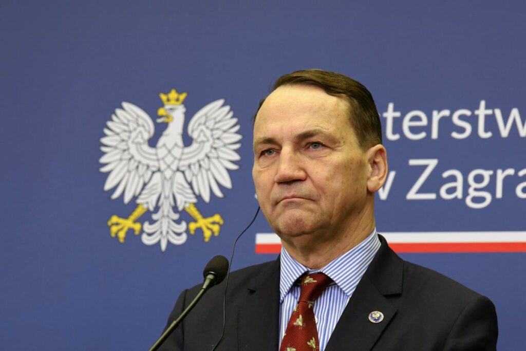 sirbistan daki gaz altyapisi yakininda patlayici madde bulundu orban savunma konseyi topladi 59067