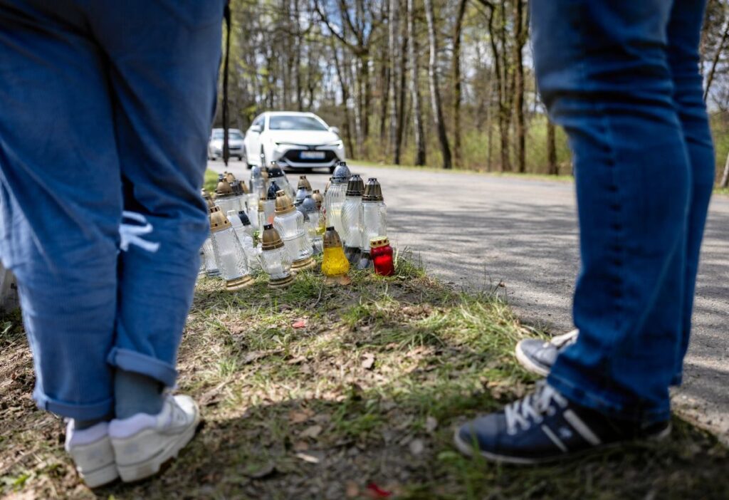 sosnowiec te bisiklet surucusu milletvekili ukasz litewka trafik kazasinda hayatini kaybetti 66113