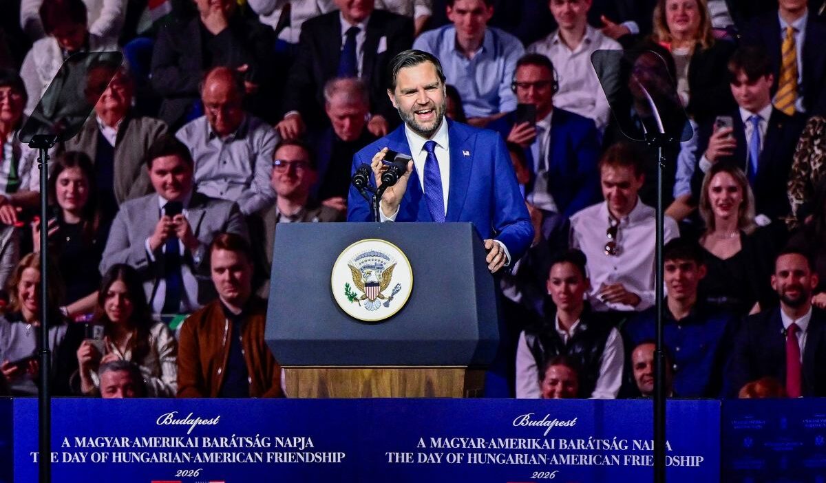 Trump budapeşte'de viktor orbán'ı desteklediğini açıkça i̇fade etti 1 Trump budapeste de viktor orb n i destekledigini acikca i fade etti 59432