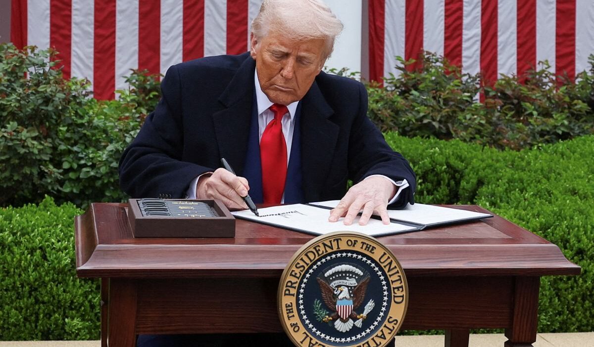 Trump in nato ya karsi sert tutumu i cerdeyiz ama disarida degiller yaklasimi 65225