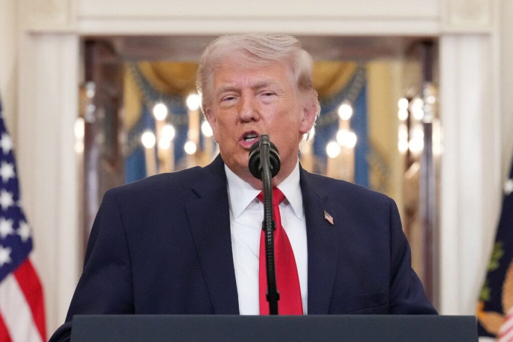 trump papalik elestirilerine devam ediyor politikaya karismamali 61672