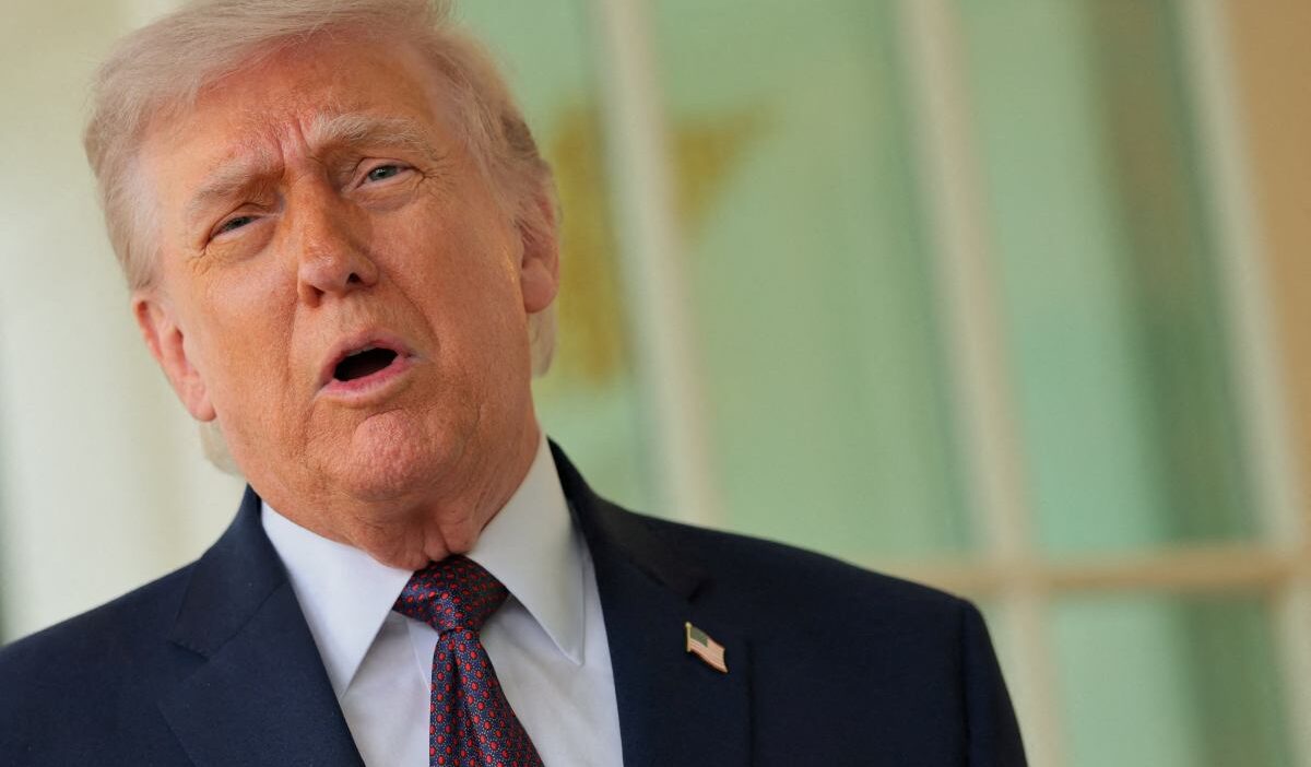 Trump tan hormuz aciklamasi cin le i sbirligi ve i ran a silah sevkiyati yasagi 62309