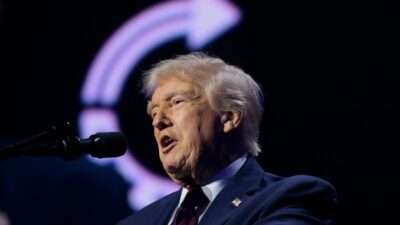 Trump ufo belgelerinin yayinlanacagini duyurdu obama nin aciklamalarina tepki gosterdi 63169