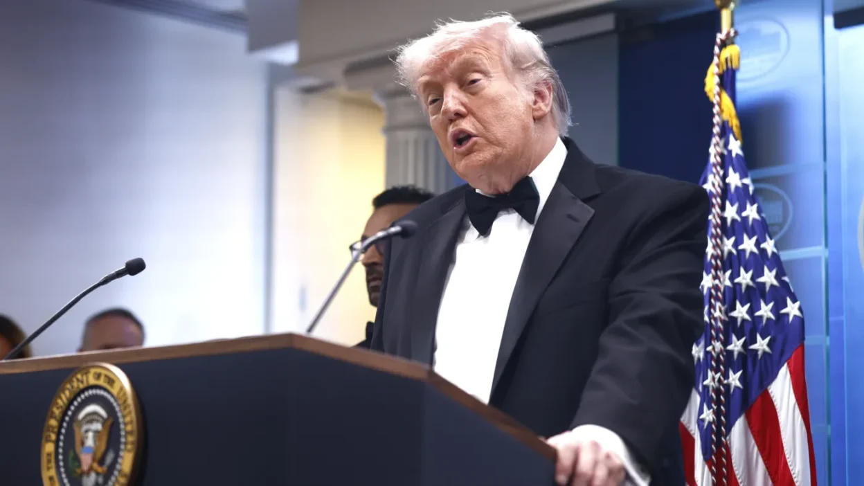 Trump un katildigi yemekte silahli saldiri saldirgan gozaltina alindi bir ajan yaralandi 66457