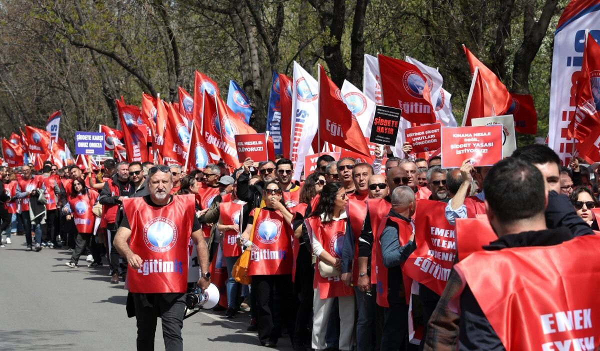 Turkiye de okullardaki silahli saldirilar sonrasi gosteri ve sorusturma 62612