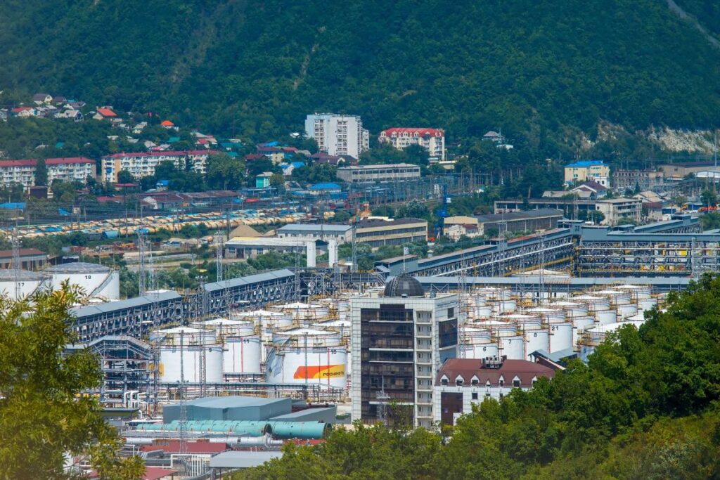 ukrayna kirim daki rus askeri uslerine saldiri duzenledi i ki cikartma gemisi kullanim disi kaldi 63721