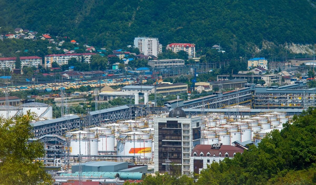 Ukrayna kirim daki rus askeri uslerine saldiri duzenledi i ki cikartma gemisi kullanim disi kaldi 63721